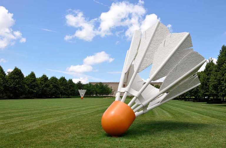 Shuttlecocks by Claes Oldenburg | Nelson Atkins