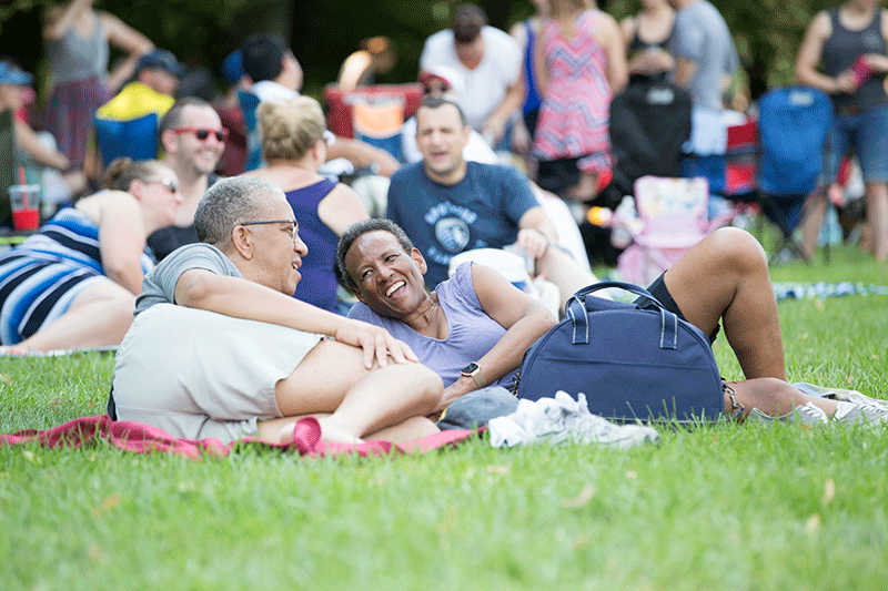 People enjoying the picnic